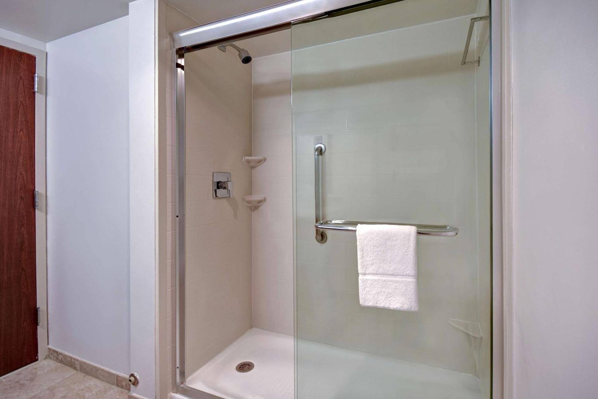 Hampton Inn & Suites Alexandria Old Town Area South Ngoại thất bức ảnh