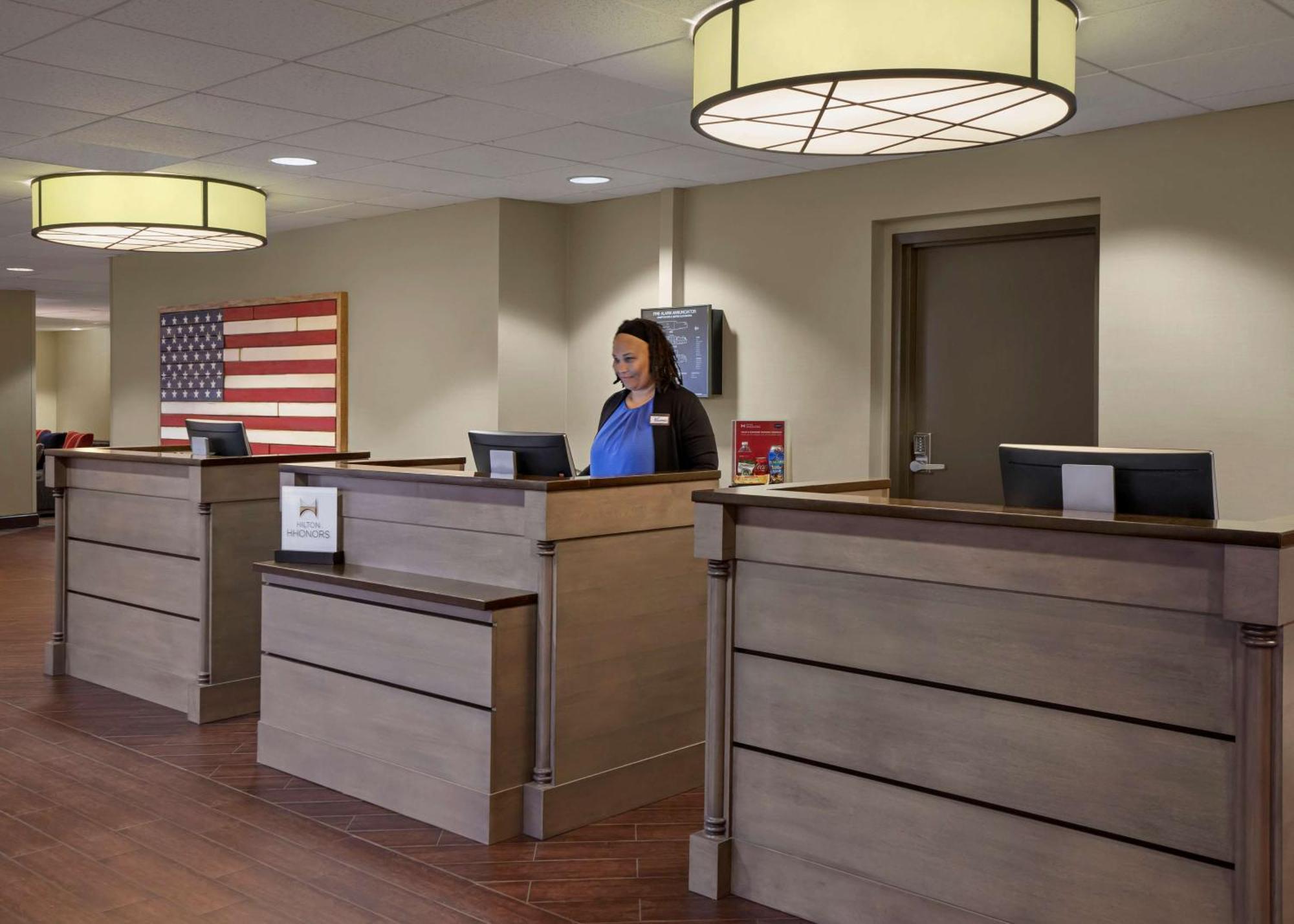Hampton Inn & Suites Alexandria Old Town Area South Ngoại thất bức ảnh