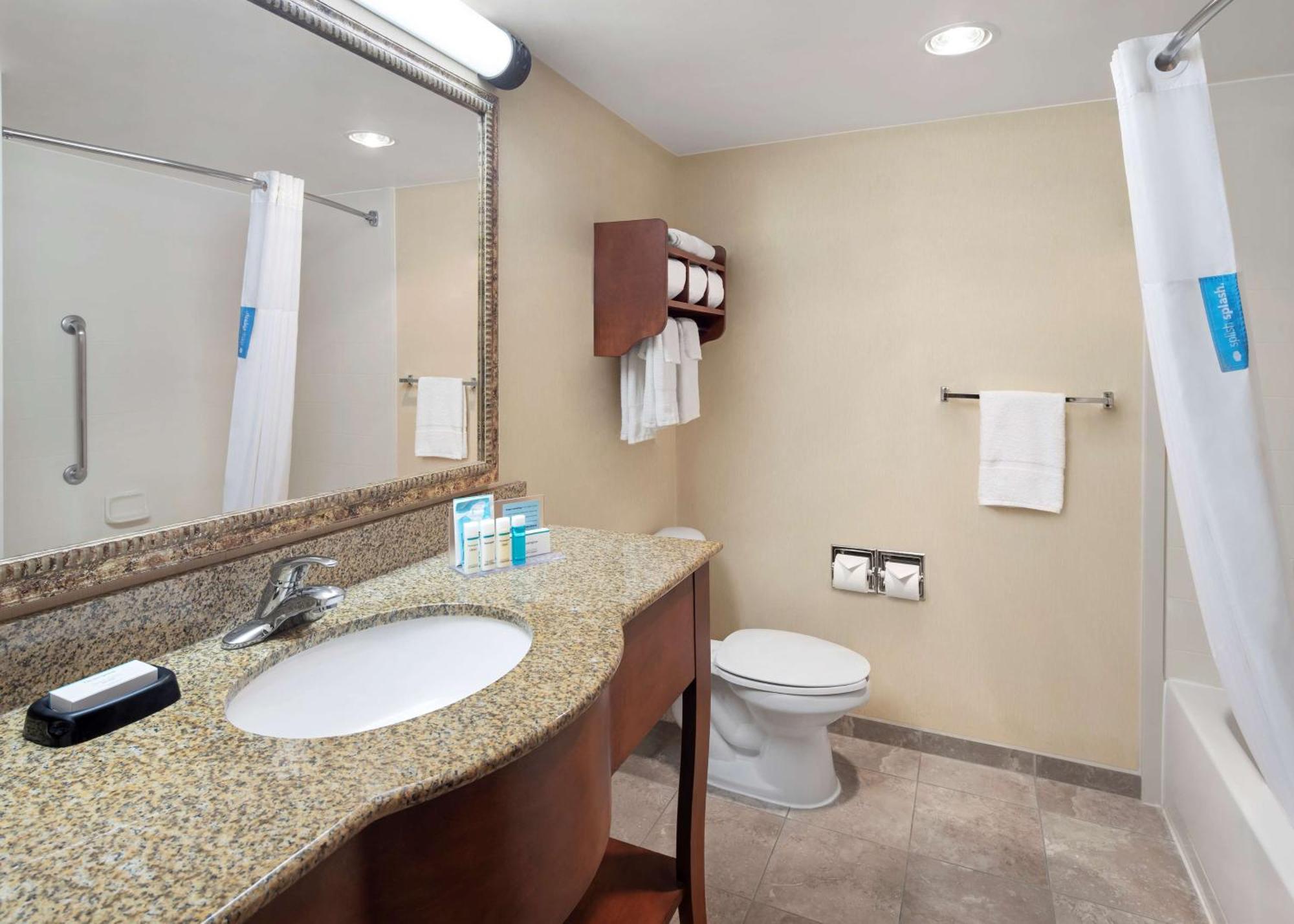 Hampton Inn & Suites Alexandria Old Town Area South Ngoại thất bức ảnh