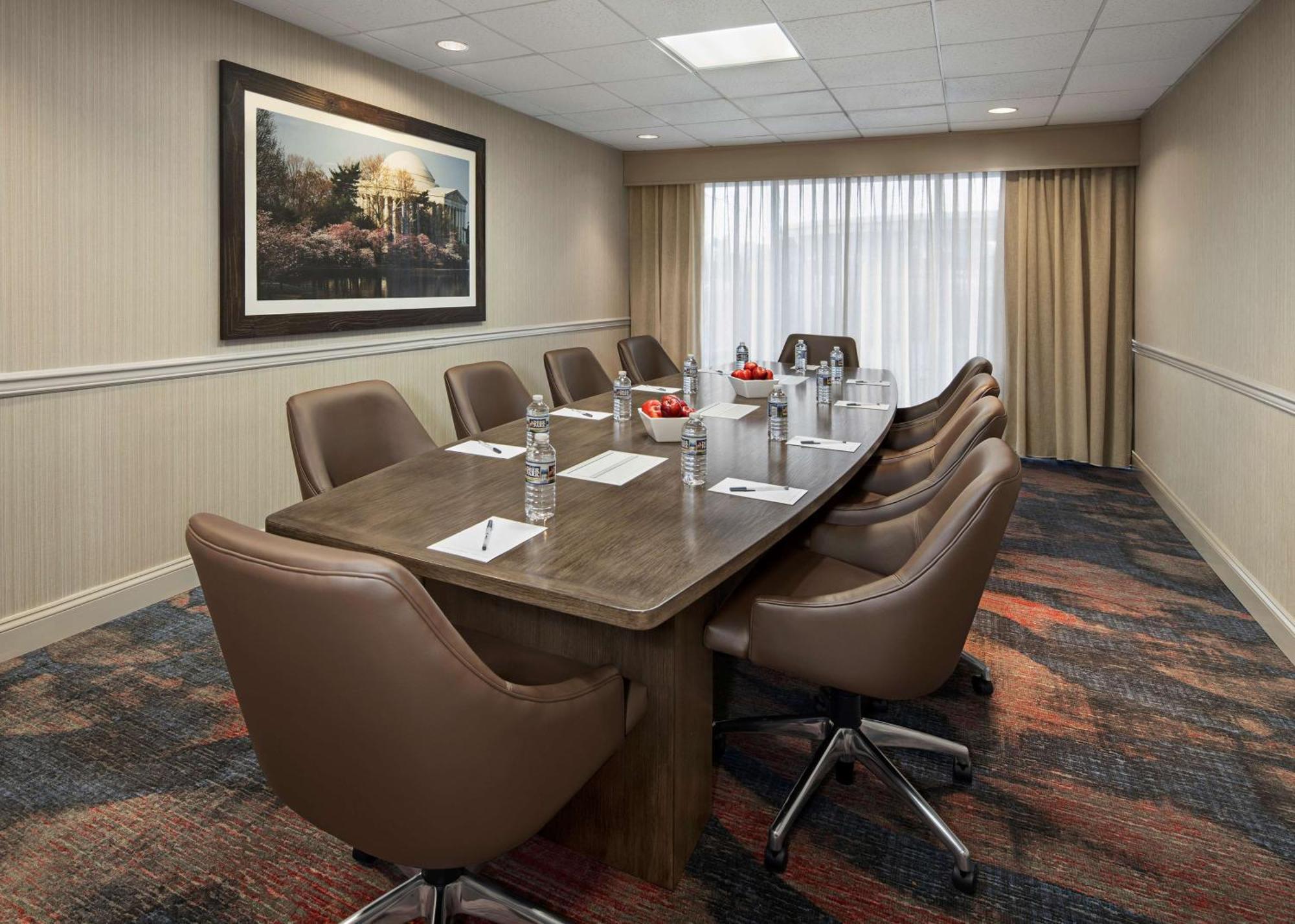 Hampton Inn & Suites Alexandria Old Town Area South Ngoại thất bức ảnh