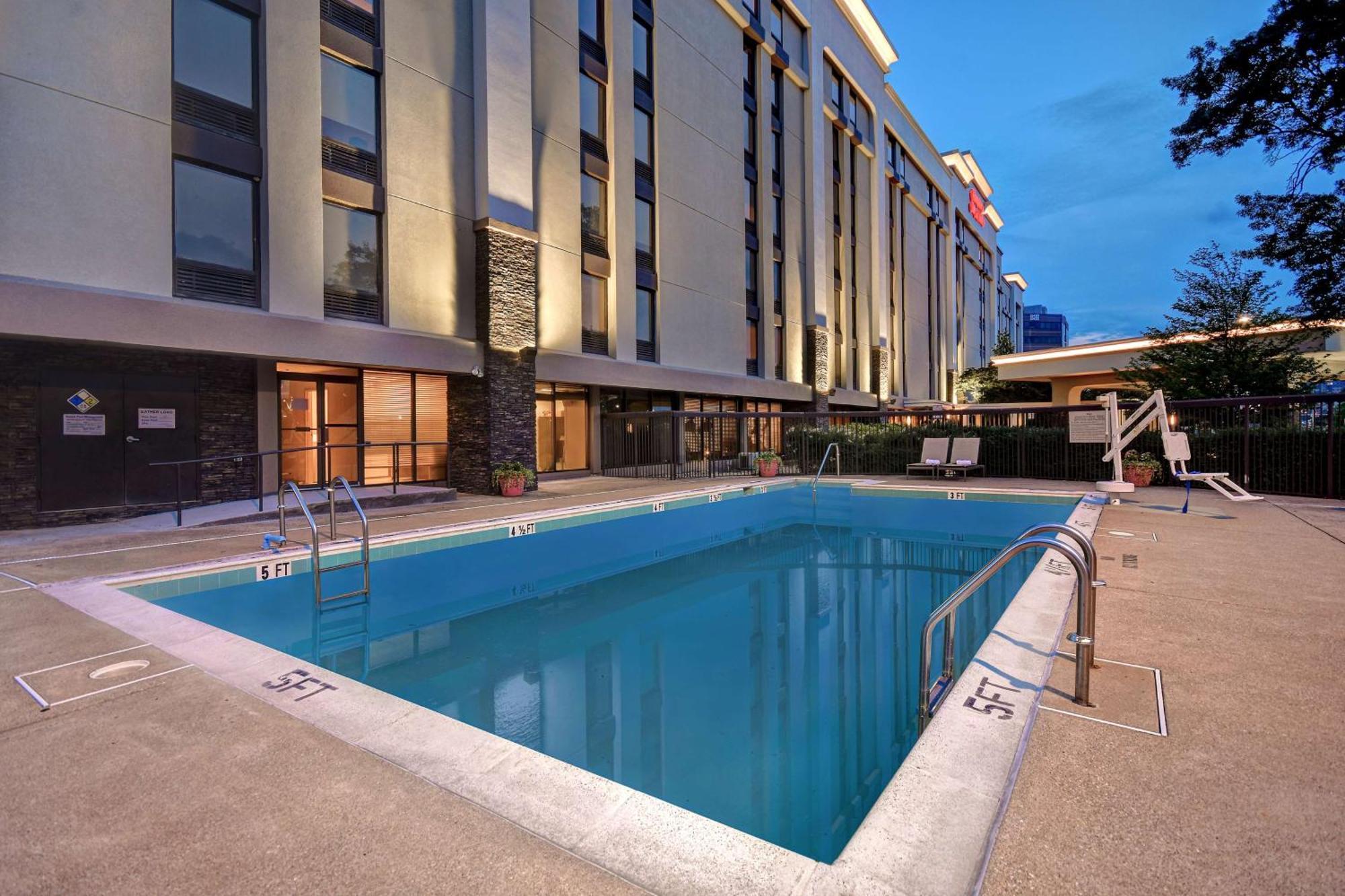 Hampton Inn & Suites Alexandria Old Town Area South Ngoại thất bức ảnh