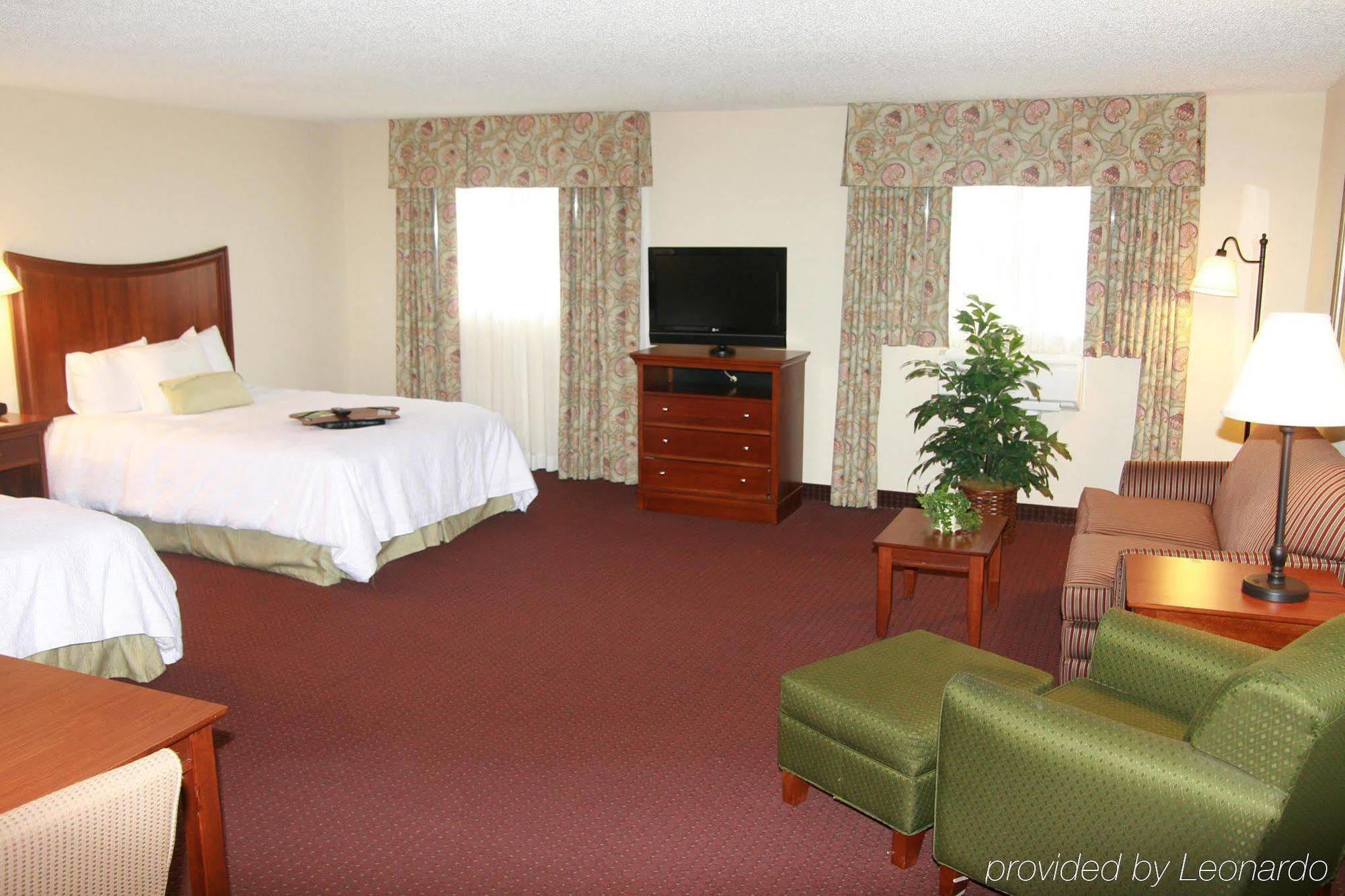 Hampton Inn & Suites Alexandria Old Town Area South Phòng bức ảnh